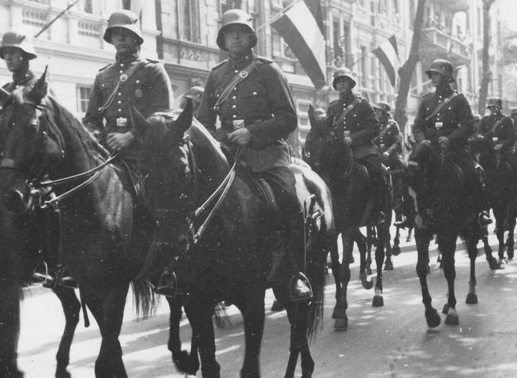 Soldaten auf Pferden WDR Digit