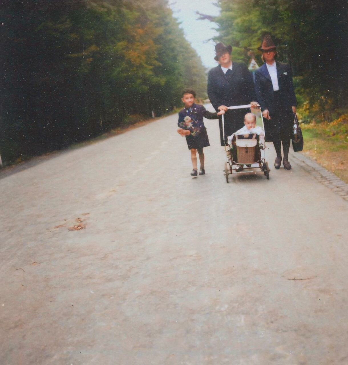 Spaziergang mit Kinderwagen - WDR Digit